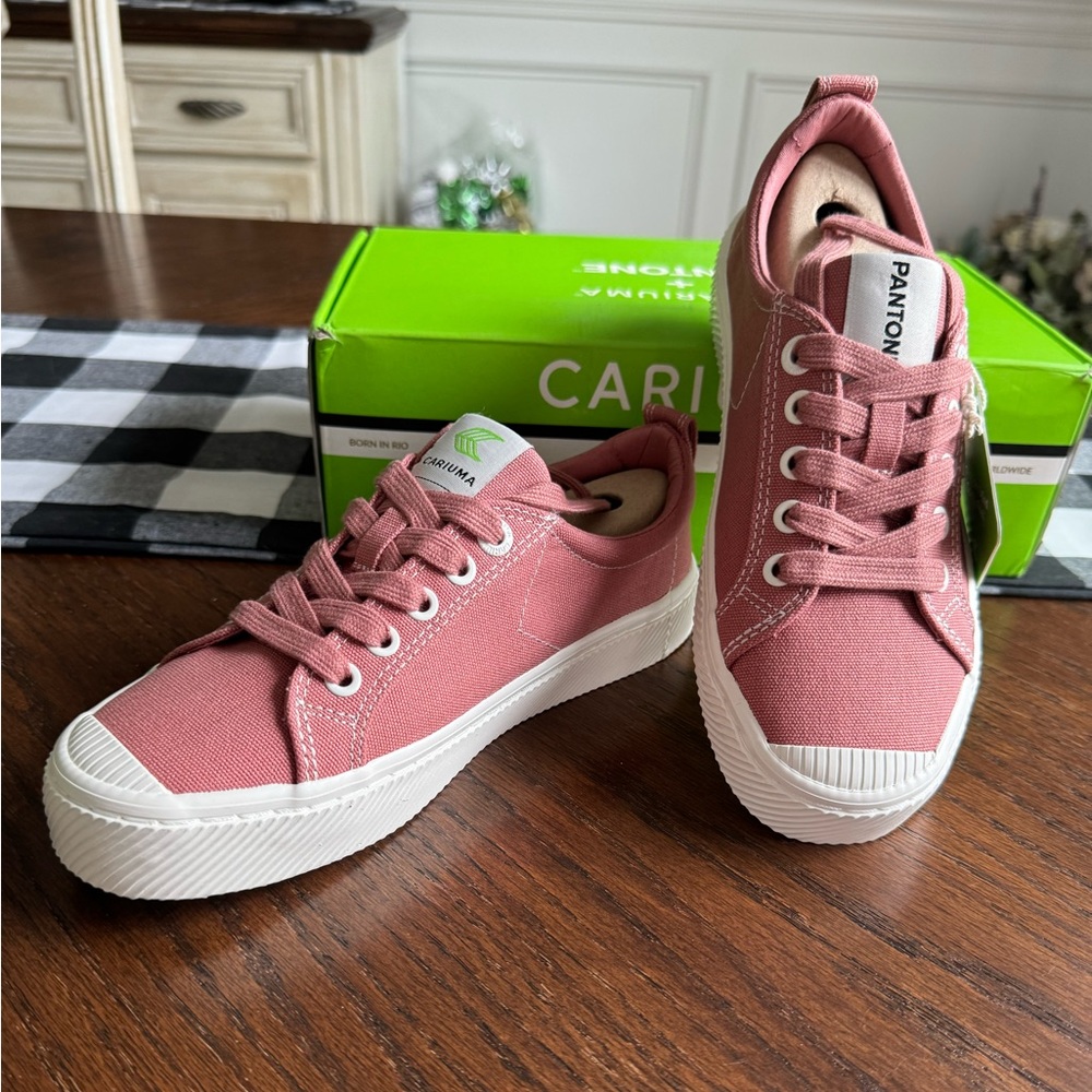 Cariuma + Pantone OCA Low Withered Rose Canvas Contrast Thread Sneaker - Picture 8 of 13